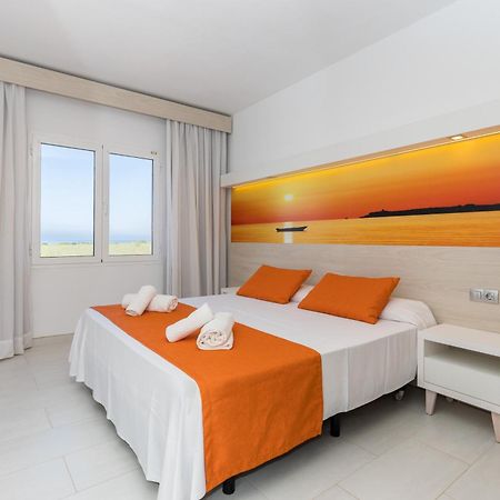 Hotel Arenas De Son Bou Esterno foto
