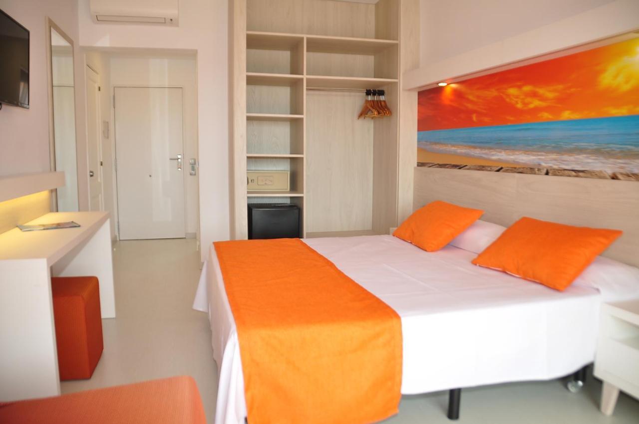 Hotel Arenas De Son Bou Esterno foto