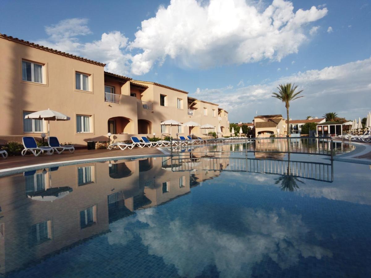 Hotel Arenas De Son Bou Esterno foto