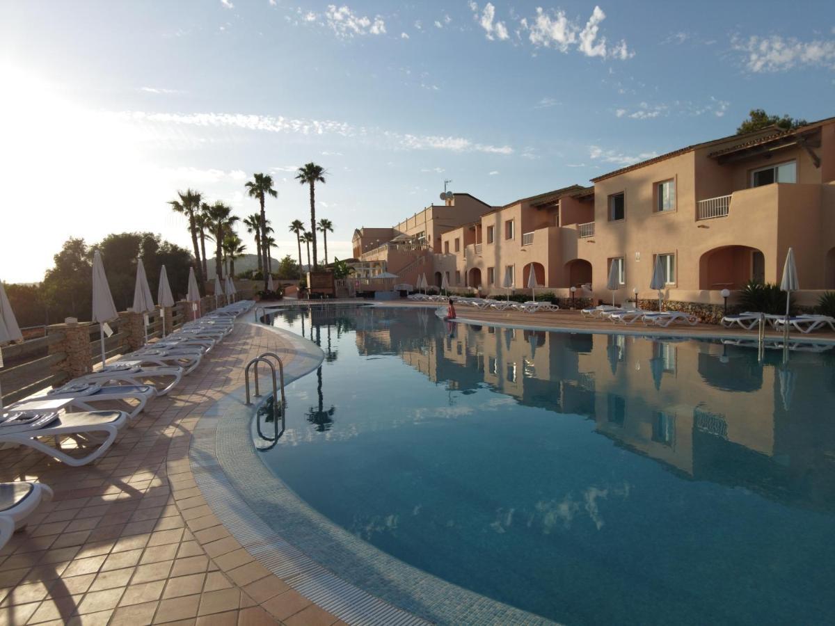 Hotel Arenas De Son Bou Esterno foto