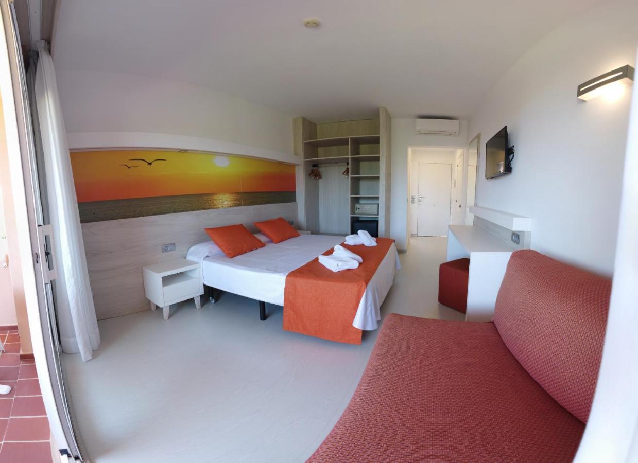 Hotel Arenas De Son Bou Esterno foto