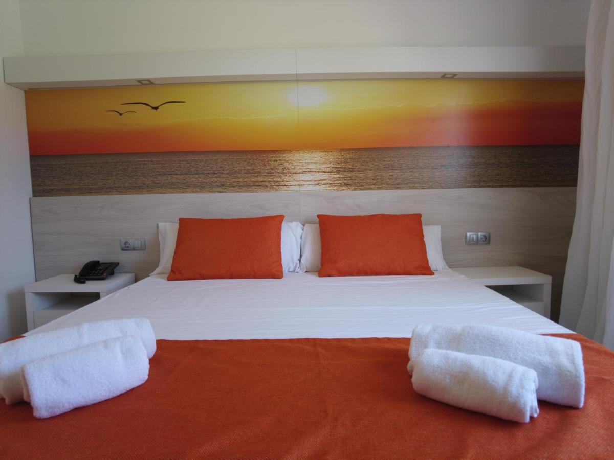 Hotel Arenas De Son Bou Esterno foto