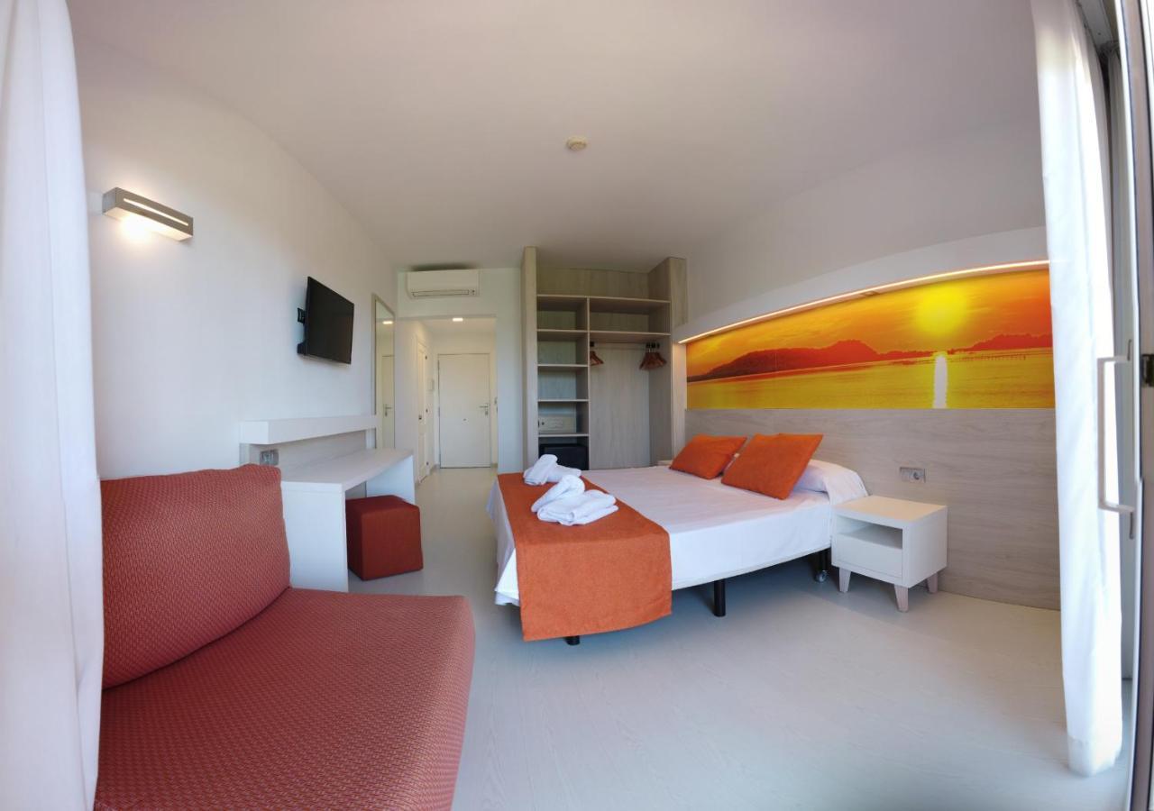 Hotel Arenas De Son Bou Esterno foto
