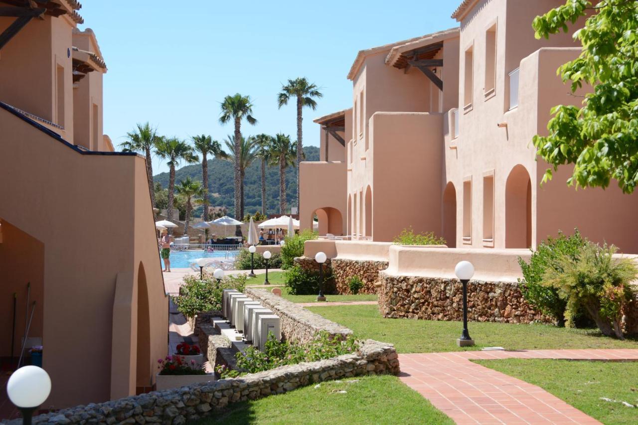 Hotel Arenas De Son Bou Esterno foto