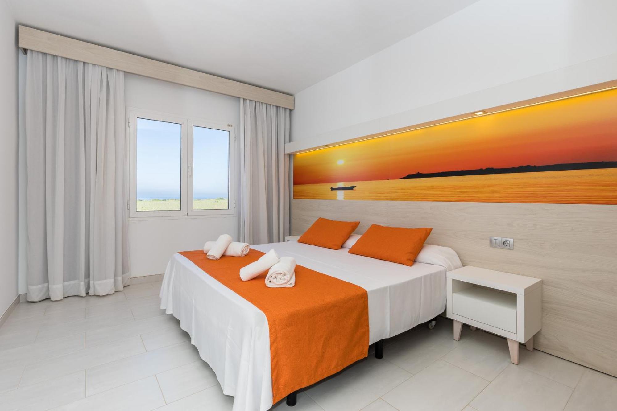 Hotel Arenas De Son Bou Esterno foto