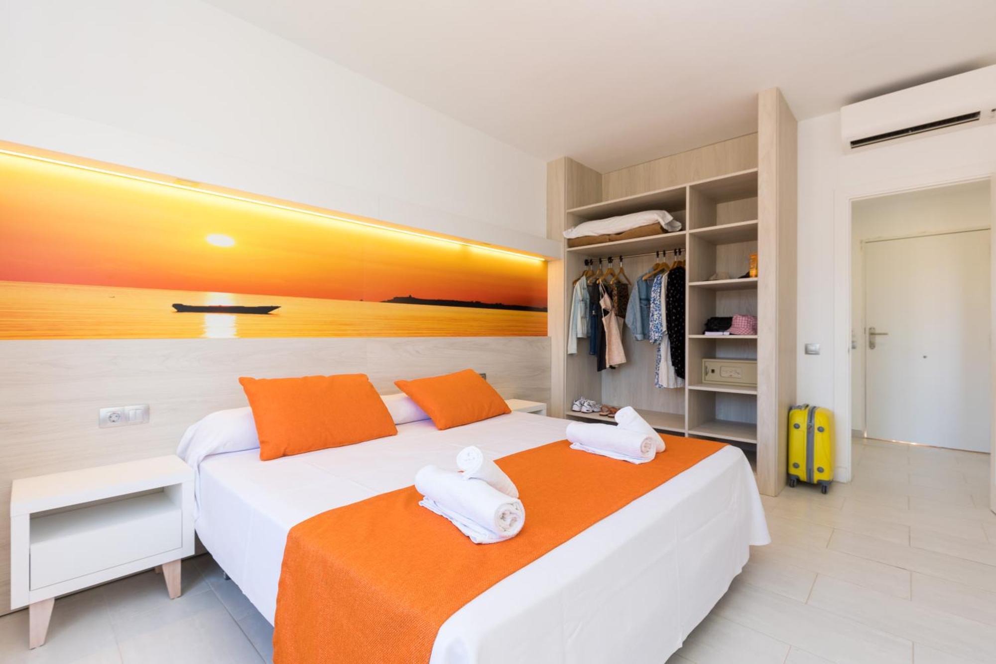 Hotel Arenas De Son Bou Esterno foto